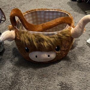 Plush Highland Cow Easter Basket with Gingham Lining